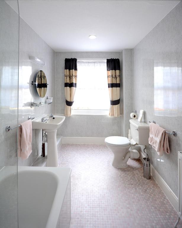 Gascony Hotel Minehead Rum bild